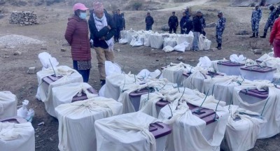 डडेल्धुरामा ७ हजार मत बदर